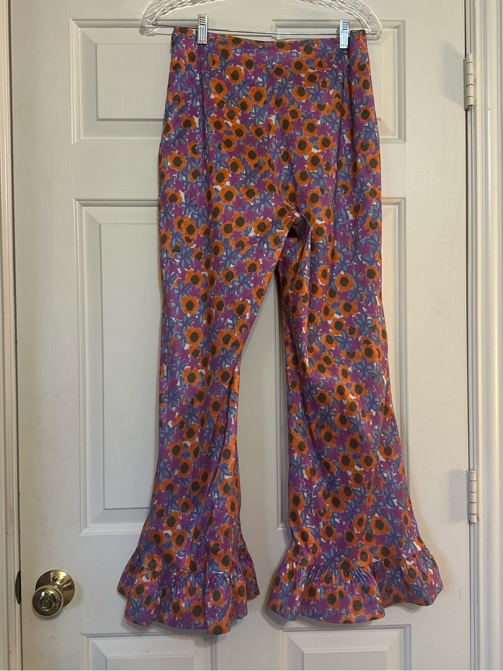 CeliaB Triha Floral High Rise Bell Crop Pants Ruffle Hem Size Medium - Picture 6 of 16